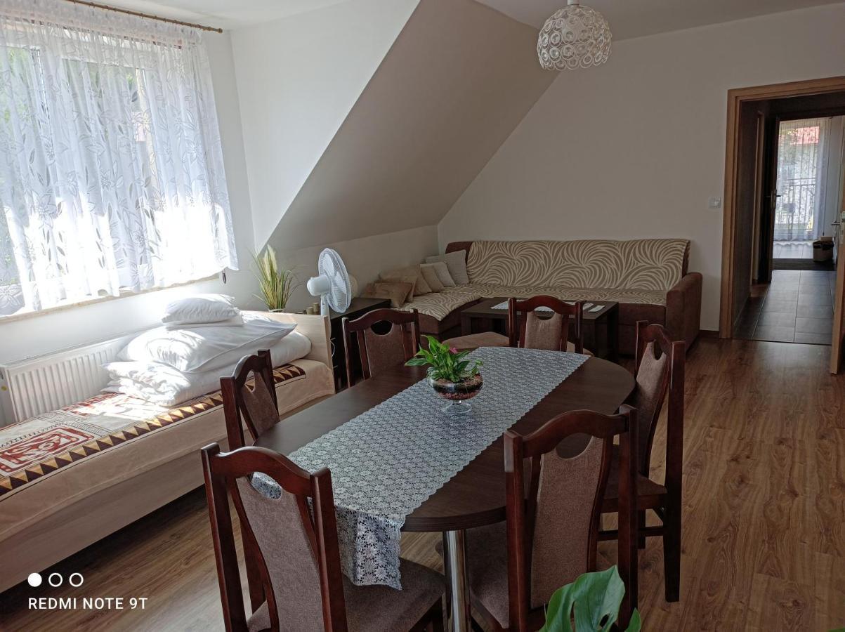 Dom Wakacyjny Gajowka Z Ogrodem Rzyki Exterior foto